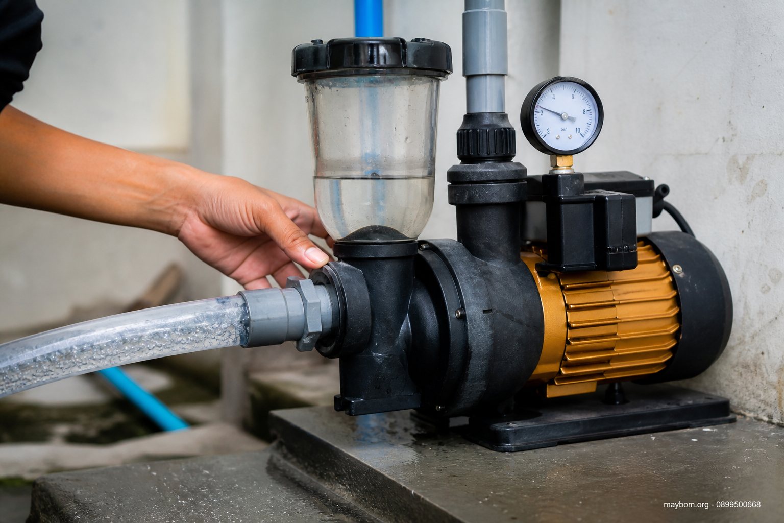 Máy bị tụt áp do mồi nước kém hoặc hút gió